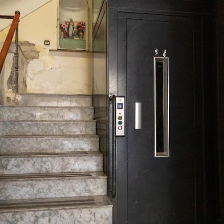 Apartment With Sea View With 2 Lifts Above Montesanto! Napels Buitenkant foto