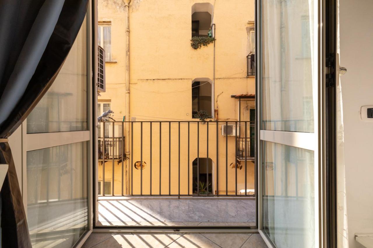 Apartment With Sea View With 2 Lifts Above Montesanto! Napels Buitenkant foto