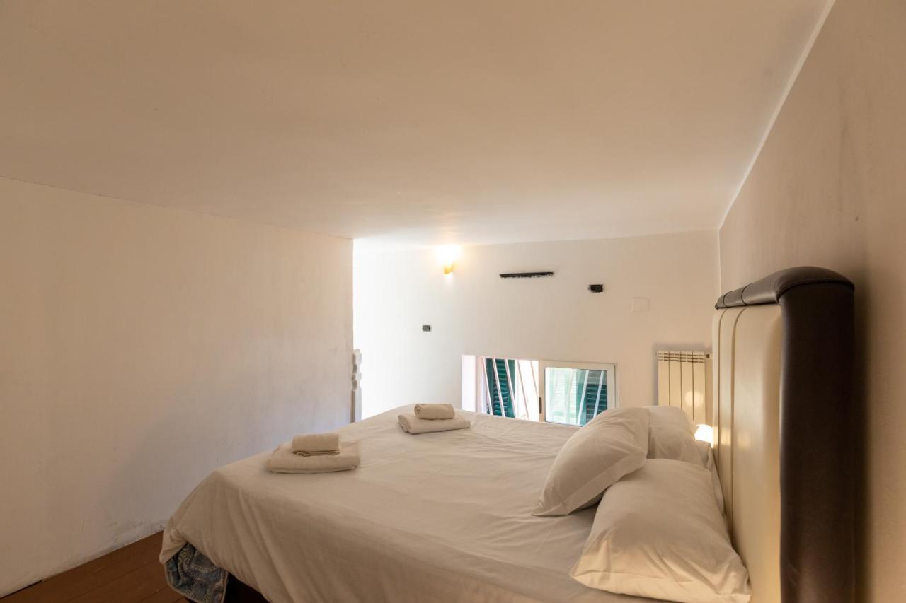 Apartment With Sea View With 2 Lifts Above Montesanto! Napels Buitenkant foto