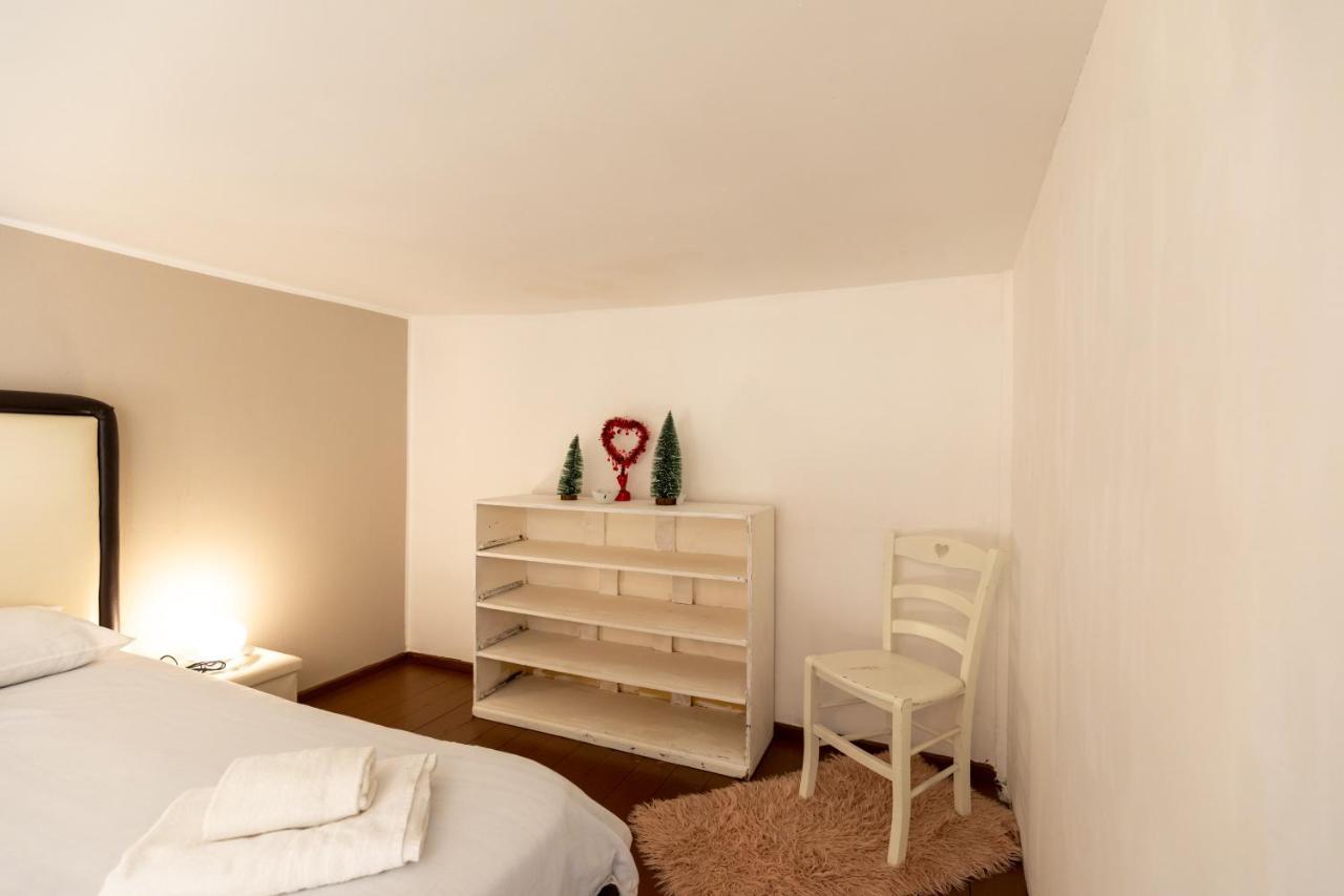Apartment With Sea View With 2 Lifts Above Montesanto! Napels Buitenkant foto