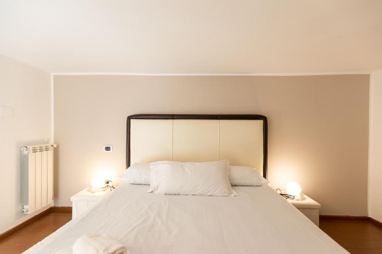 Apartment With Sea View With 2 Lifts Above Montesanto! Napels Buitenkant foto