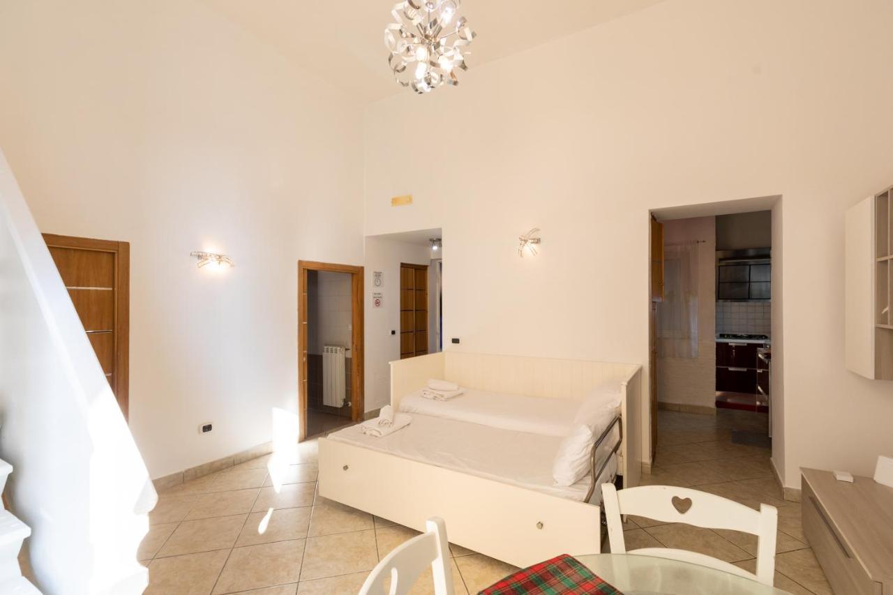 Apartment With Sea View With 2 Lifts Above Montesanto! Napels Buitenkant foto