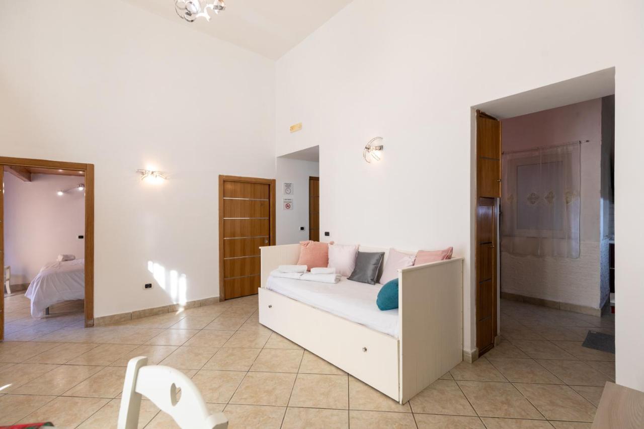 Apartment With Sea View With 2 Lifts Above Montesanto! Napels Buitenkant foto